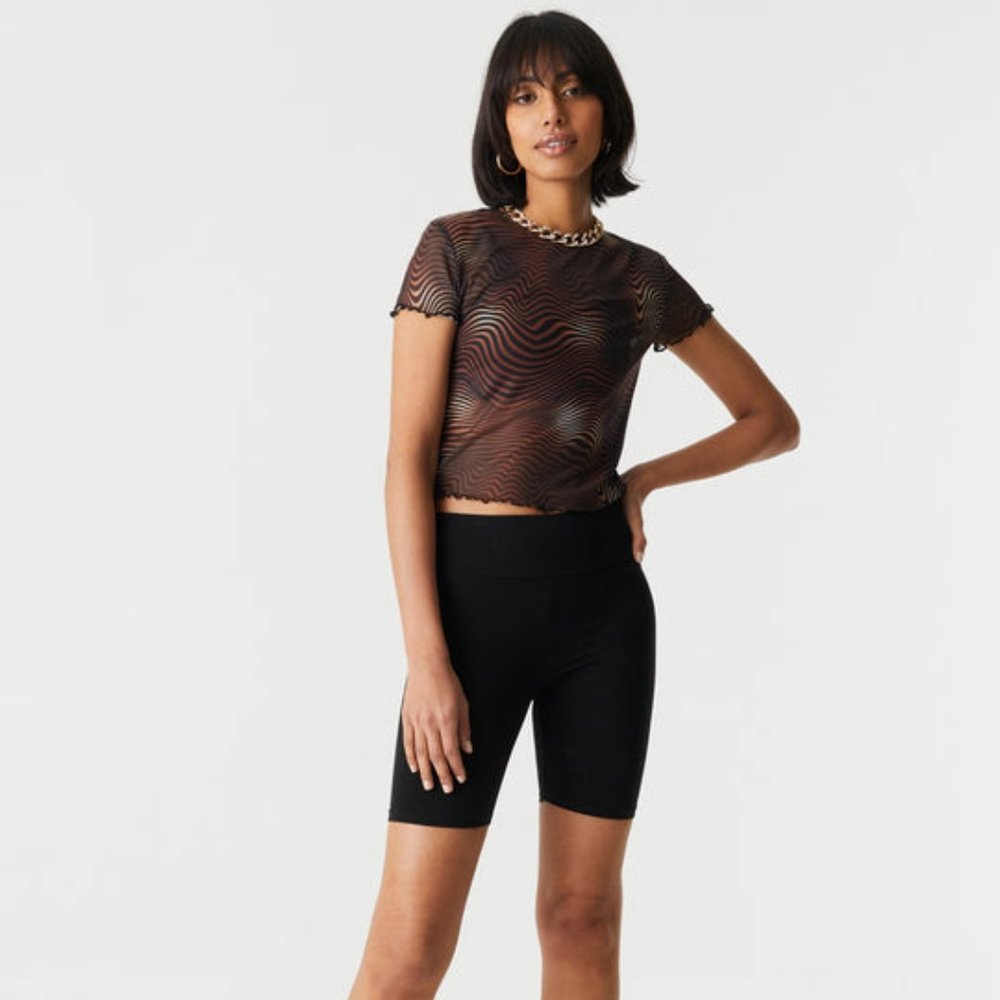 ⭐️ HOST PICK ⭐️ Ladies Design Brown NEW Warped Stripes Lettuce Hem Mesh T-Shirt​